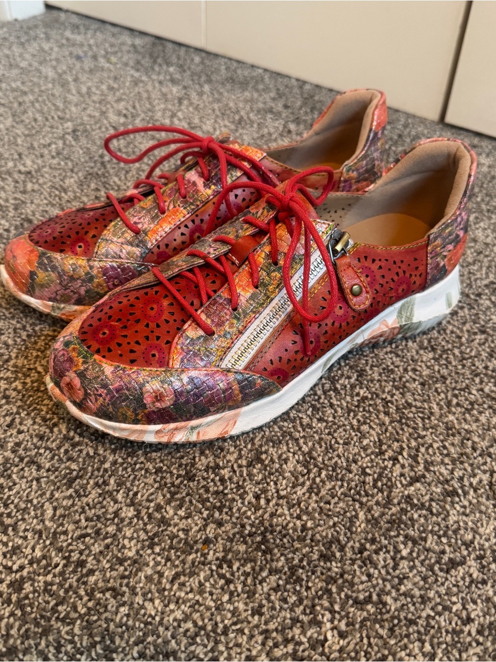 L’Artiste Jazzie Floral Mixed Media Leather Sneakers Red Multi Size 37 US 6.5-7